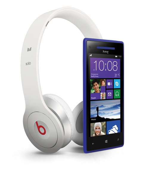 HTC Windows Phone 8X with Beats Solo