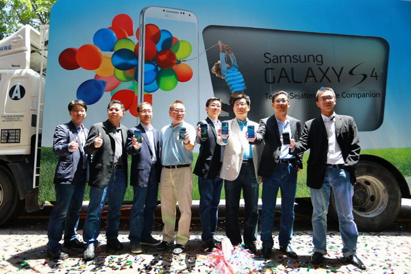 Samsung Galaxy S4 goes on sale in Malaysia